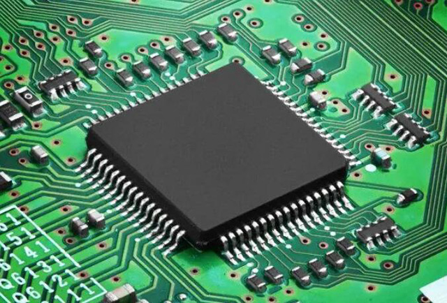 長期收購 [ST] 微控制器芯片： 收購汽車 MCU、入門級 MCU、無線 MCU